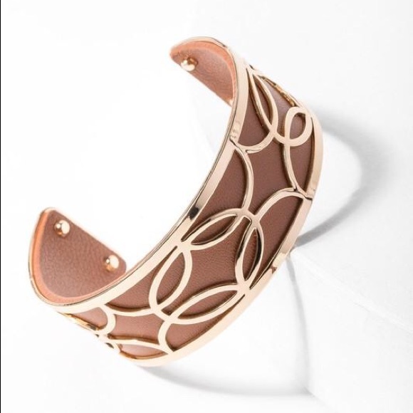 ❌SOLD❌Statement cuff - Picture 1 of 1